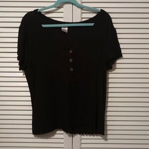 Black V-neck tee shirt